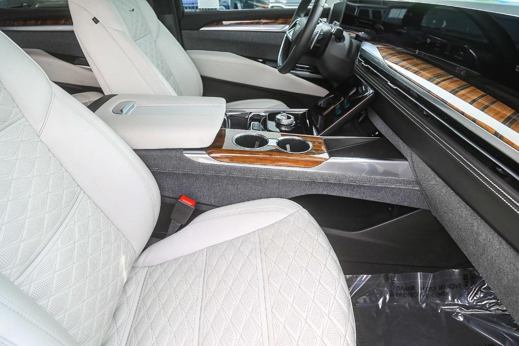 used 2025 Cadillac Escalade ESV car, priced at $120,778