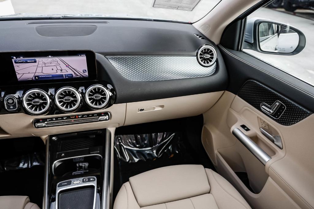 used 2025 Mercedes-Benz GLA 250 car, priced at $36,990