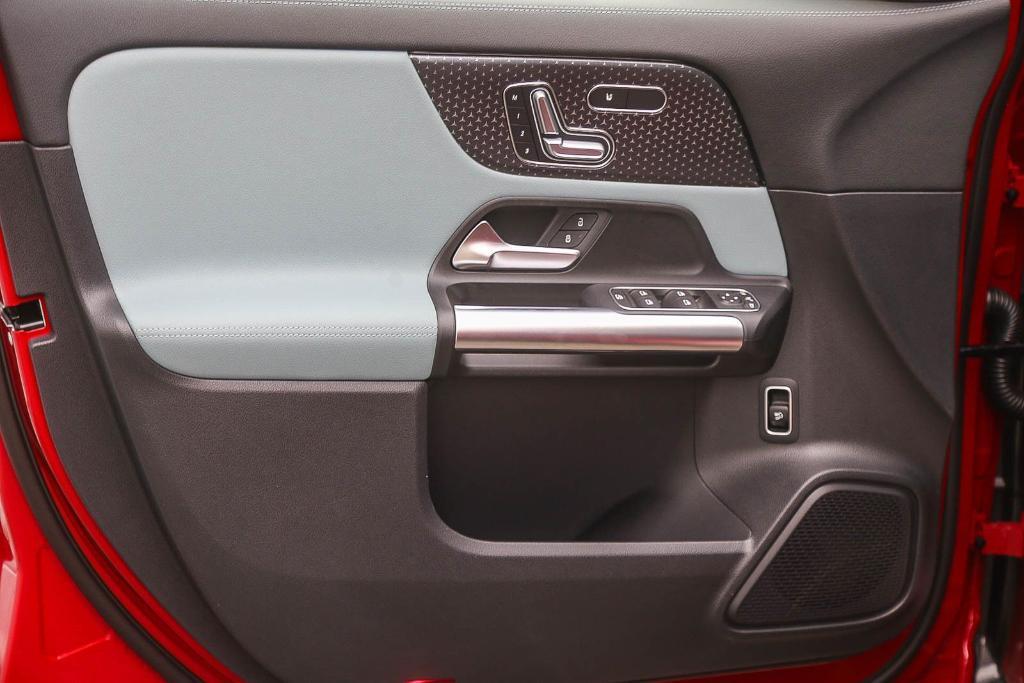 new 2026 Mercedes-Benz GLA 250 car, priced at $45,100