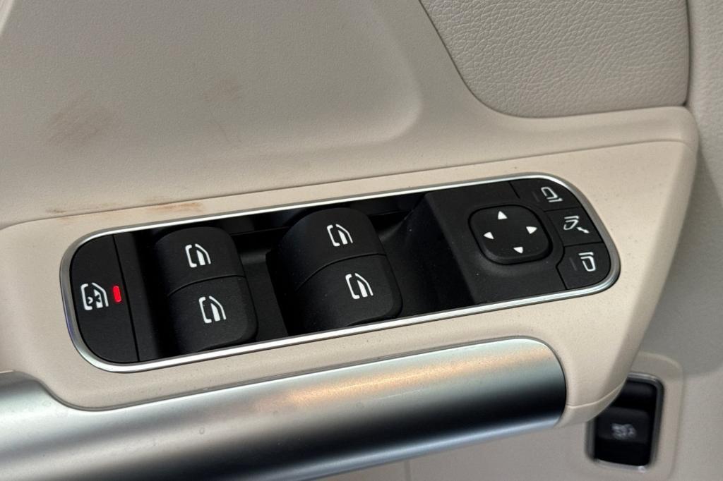 new 2025 Mercedes-Benz GLA 250 car, priced at $45,845