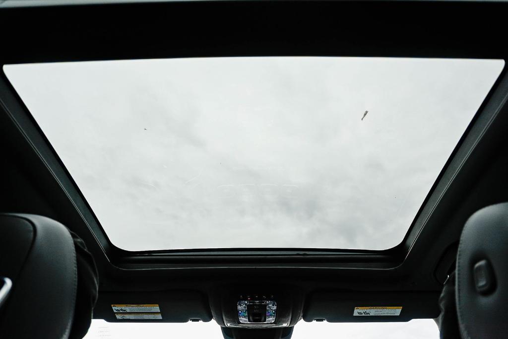 new 2026 Mercedes-Benz Maybach GLS 600 car, priced at $187,850