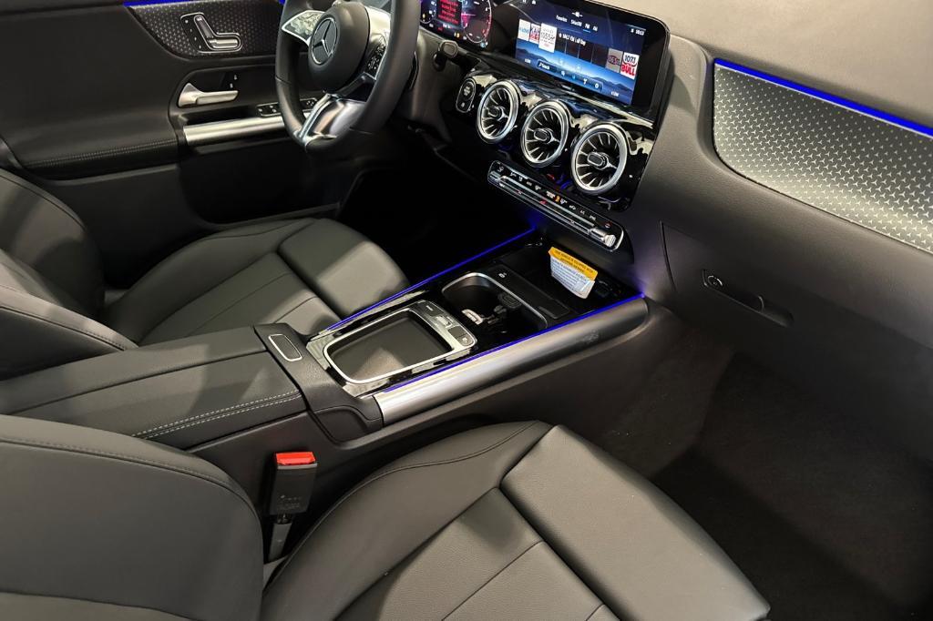 new 2025 Mercedes-Benz GLA 250 car, priced at $46,205