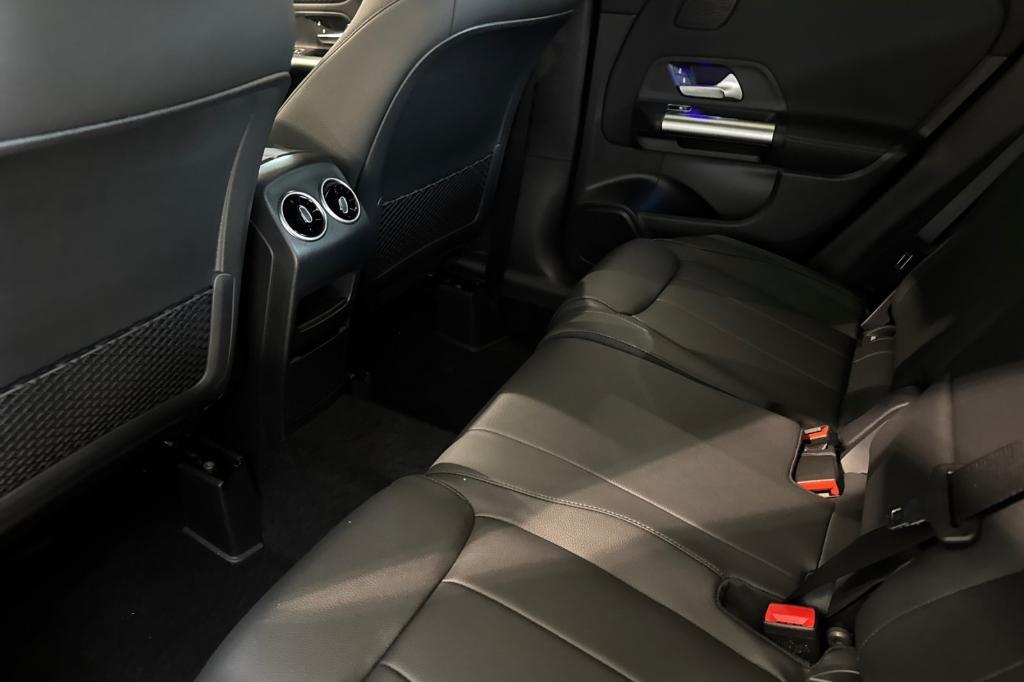 new 2025 Mercedes-Benz GLA 250 car, priced at $46,205