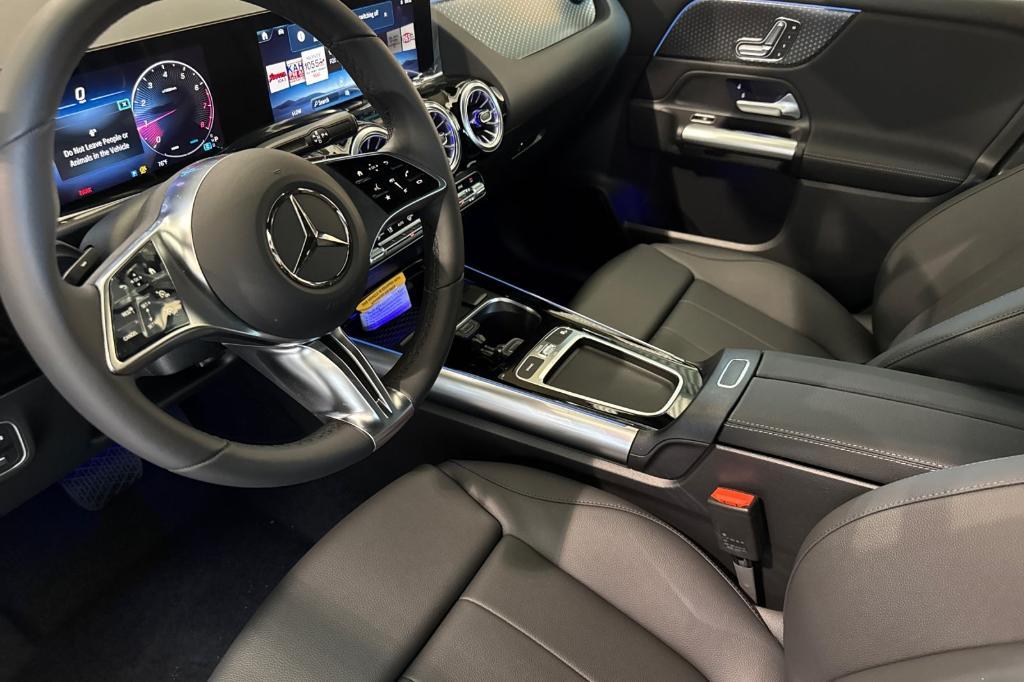 new 2025 Mercedes-Benz GLA 250 car, priced at $46,205