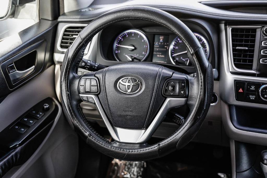 used 2014 Toyota Highlander car, priced at $14,588