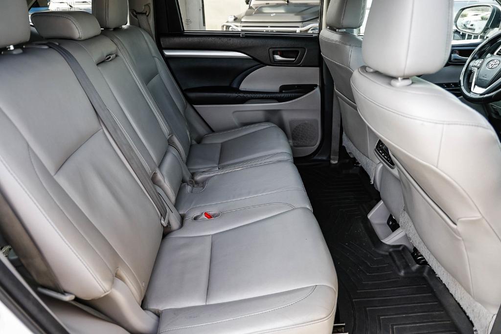 used 2014 Toyota Highlander car, priced at $14,588