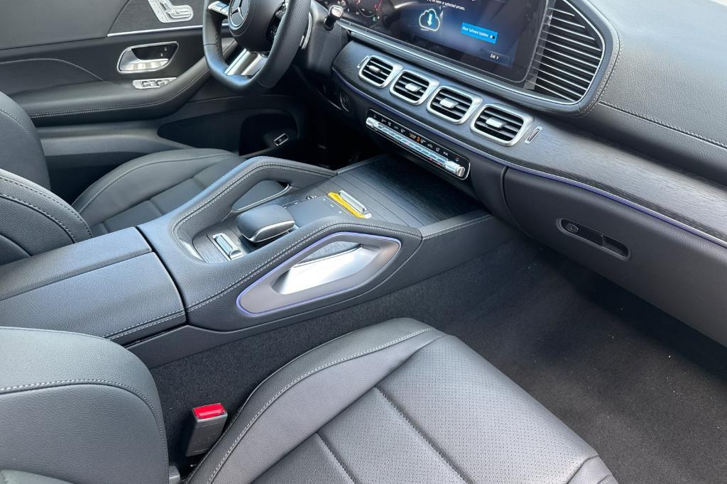 new 2025 Mercedes-Benz GLS 450 car, priced at $95,035