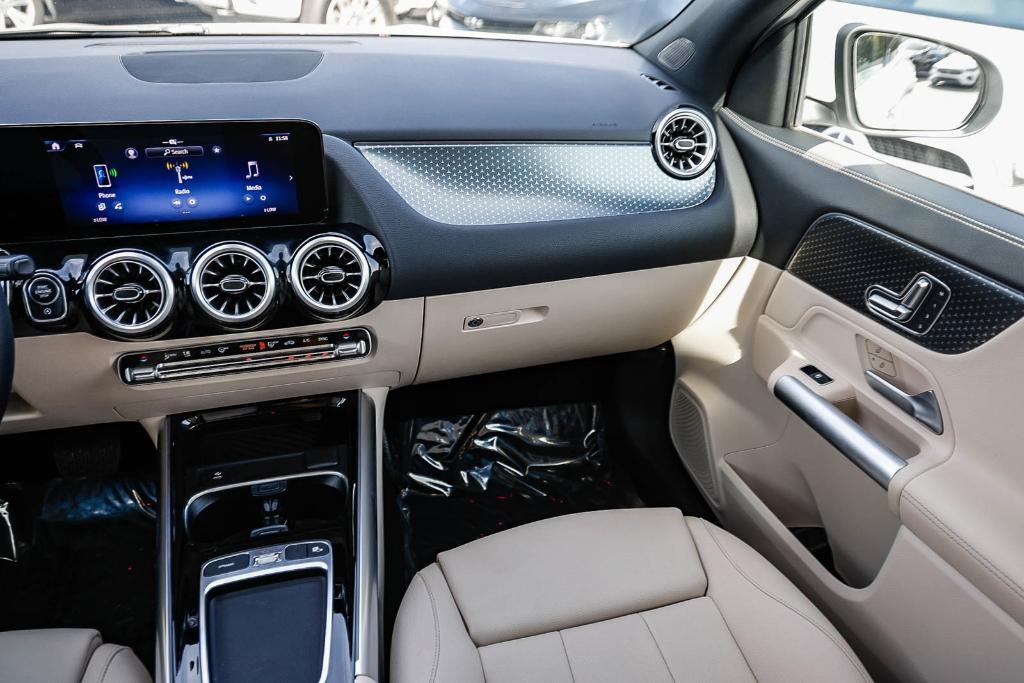 used 2025 Mercedes-Benz GLA 250 car, priced at $35,990