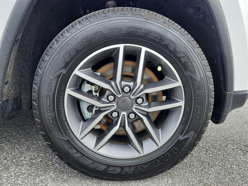 used 2021 Jeep Grand Cherokee car, priced at $23,666