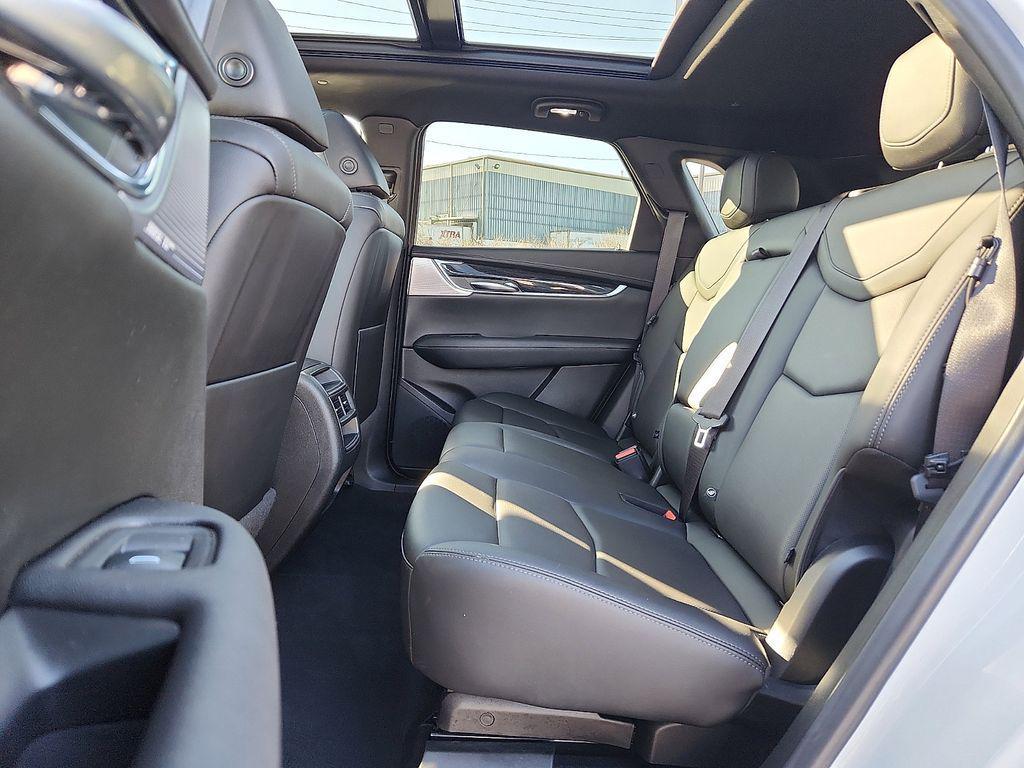 used 2021 Cadillac XT5 car, priced at $27,593