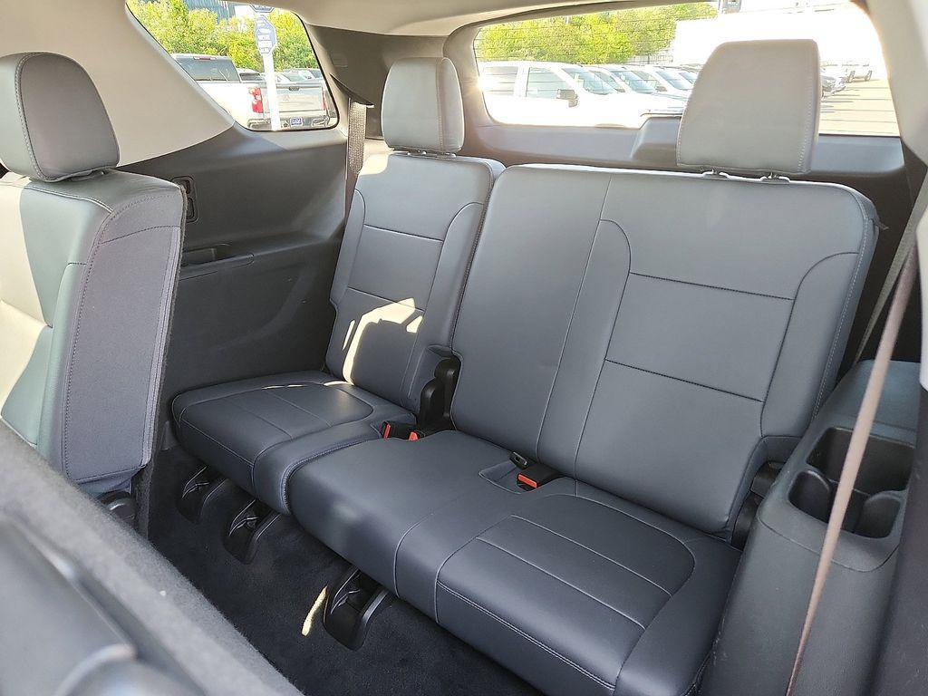 used 2021 Chevrolet Traverse car, priced at $28,361