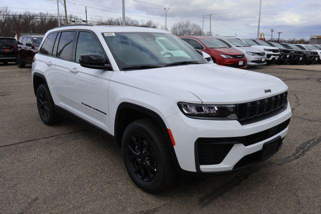 new 2026 Jeep Grand Cherokee car, priced at $45,075