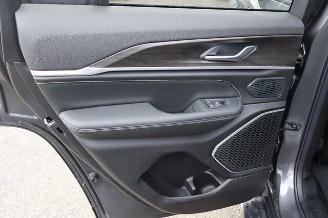 new 2026 Jeep Grand Cherokee car, priced at $53,680