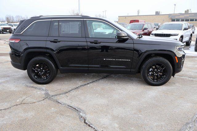 used 2024 Jeep Grand Cherokee car, priced at $32,995