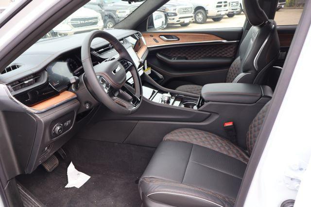 new 2026 Jeep Grand Cherokee car, priced at $57,237