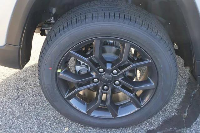 new 2025 Jeep Grand Cherokee car, priced at $49,485