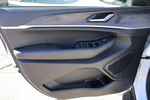 new 2025 Jeep Grand Cherokee L car, priced at $51,615