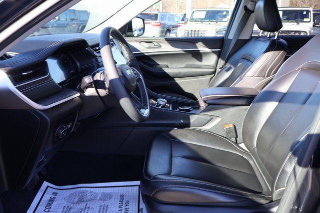 used 2024 Jeep Grand Cherokee car, priced at $36,995