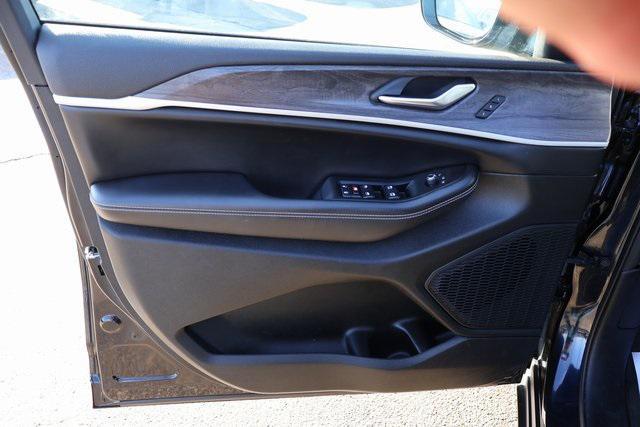 used 2024 Jeep Grand Cherokee car, priced at $37,495