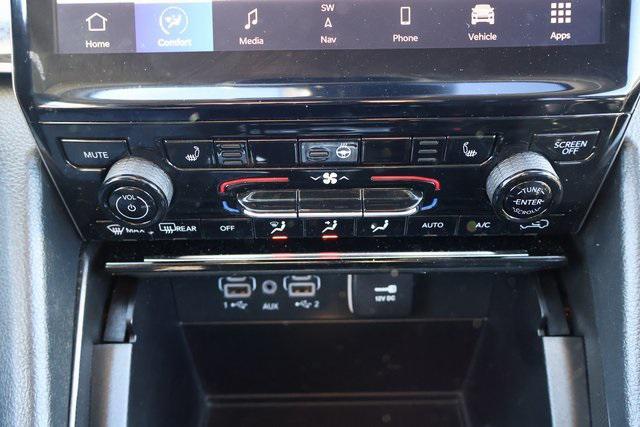 used 2024 Jeep Grand Cherokee car, priced at $37,495