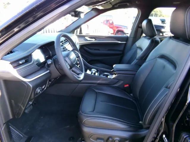 new 2025 Jeep Grand Cherokee car, priced at $43,220