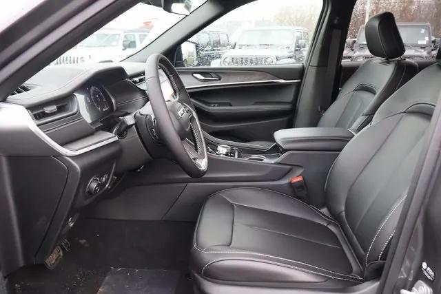 new 2026 Jeep Grand Cherokee car, priced at $46,985