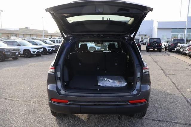 new 2025 Jeep Grand Cherokee car, priced at $49,235
