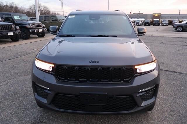 new 2025 Jeep Grand Cherokee car, priced at $48,235