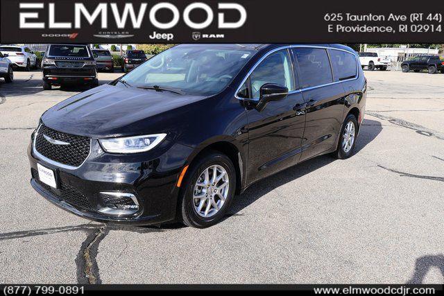 used 2024 Chrysler Pacifica car, priced at $27,495