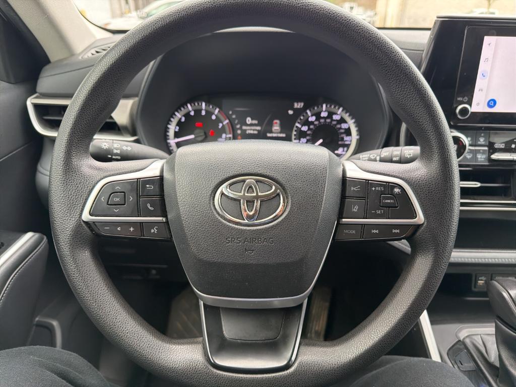 used 2023 Toyota Highlander car, priced at $30,388