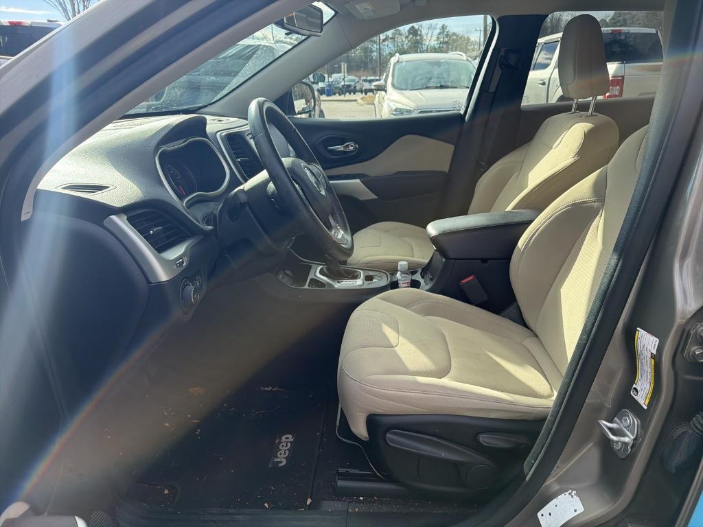 used 2017 Jeep Cherokee car, priced at $14,675