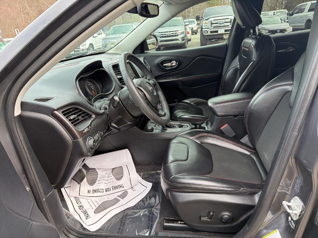 used 2022 Jeep Cherokee car, priced at $21,400