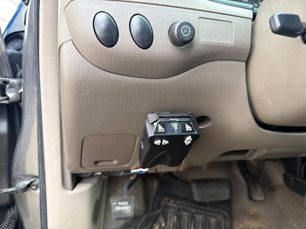 used 2006 Toyota Tundra car, priced at $9,995