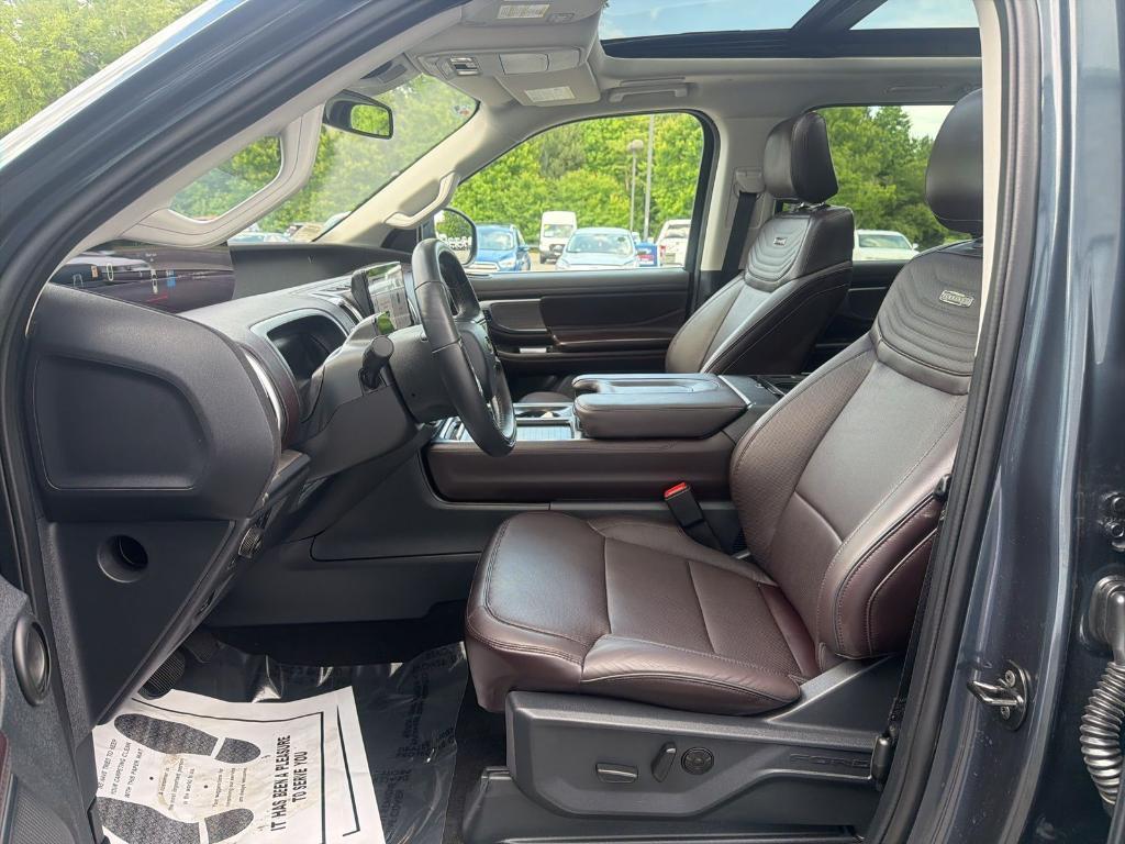 used 2025 Ford Expedition car, priced at $72,298
