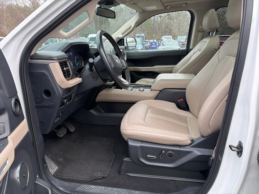 used 2024 Ford Expedition car, priced at $46,228