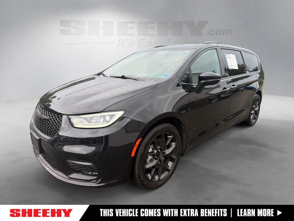 used 2025 Chrysler Pacifica car, priced at $32,887