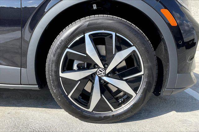 new 2025 Volkswagen ID.4 car, priced at $52,276