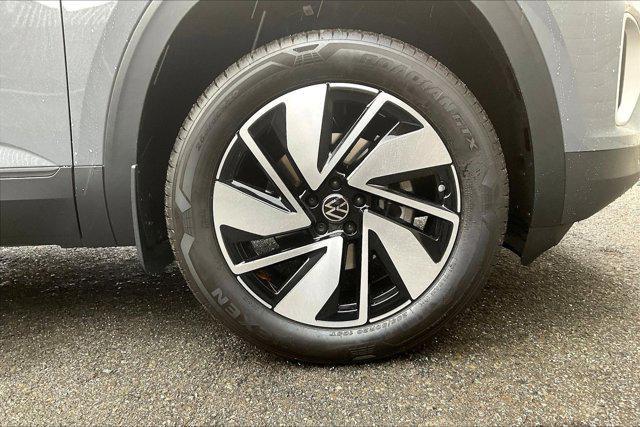 new 2026 Volkswagen Atlas car, priced at $48,742