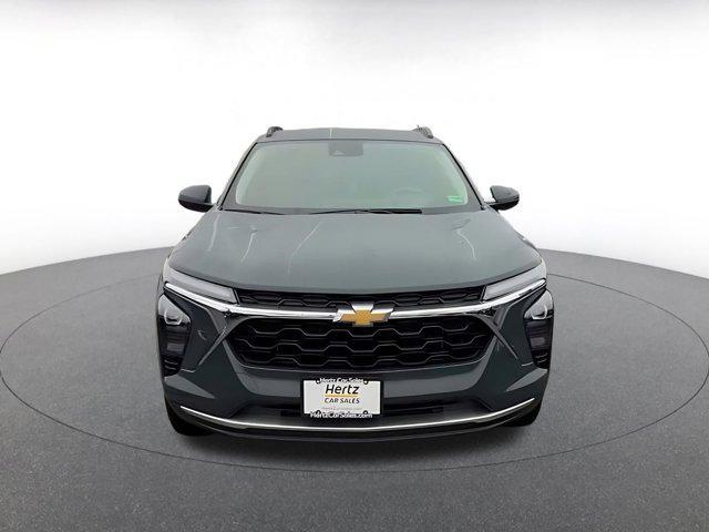 used 2025 Chevrolet Trax car, priced at $20,046