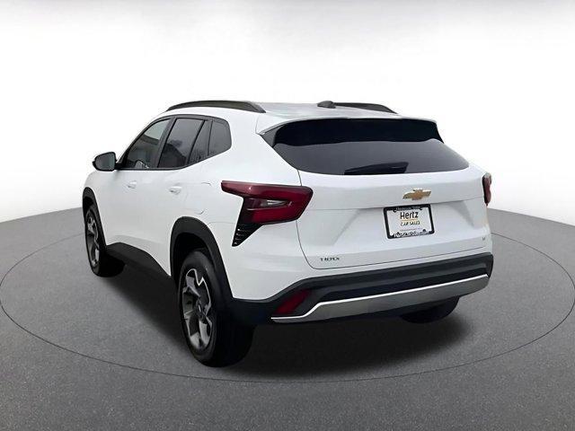 used 2025 Chevrolet Trax car, priced at $19,515