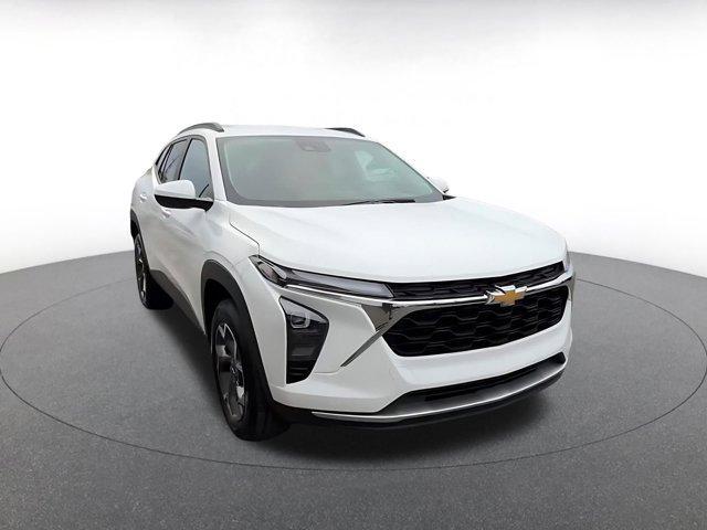 used 2025 Chevrolet Trax car, priced at $19,639