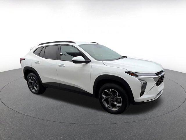 used 2025 Chevrolet Trax car, priced at $19,639