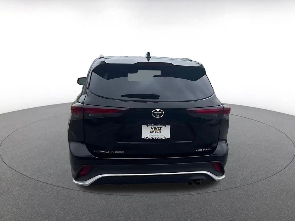used 2025 Toyota Highlander car, priced at $42,098