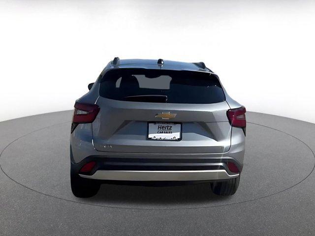 used 2025 Chevrolet Trax car, priced at $19,387