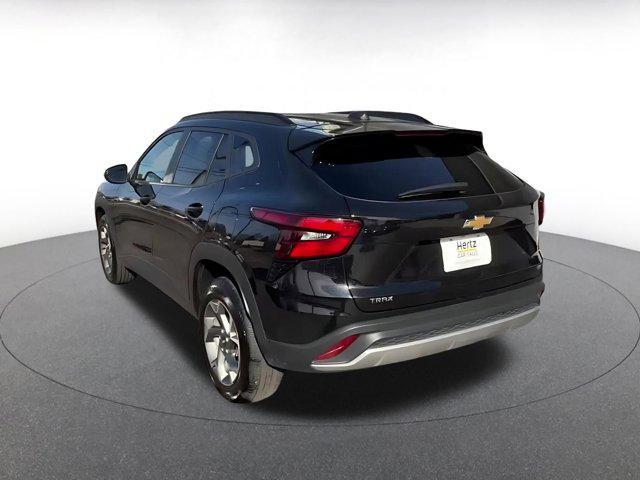 used 2025 Chevrolet Trax car, priced at $19,406