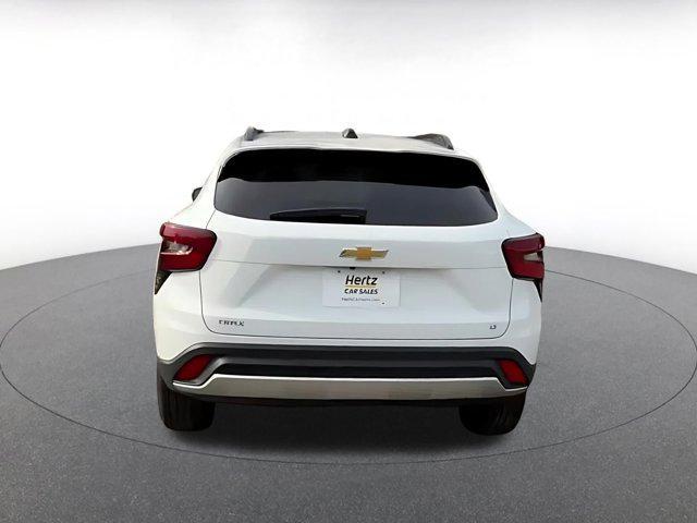 used 2025 Chevrolet Trax car, priced at $20,273