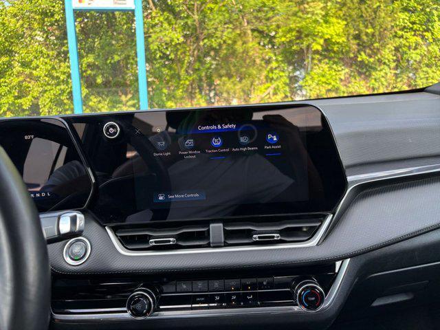 used 2025 Chevrolet Equinox car, priced at $25,004