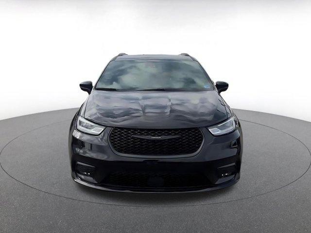 used 2025 Chrysler Pacifica car, priced at $31,671