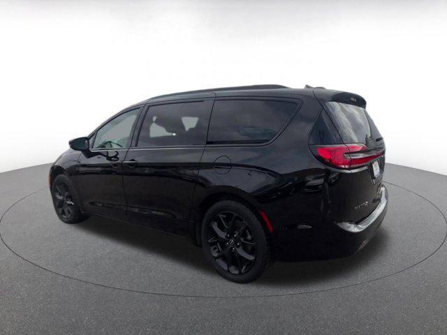 used 2025 Chrysler Pacifica car, priced at $31,671