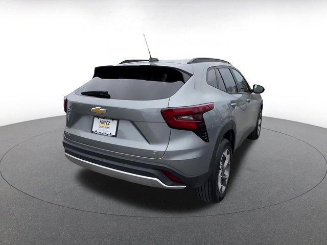 used 2025 Chevrolet Trax car, priced at $19,539